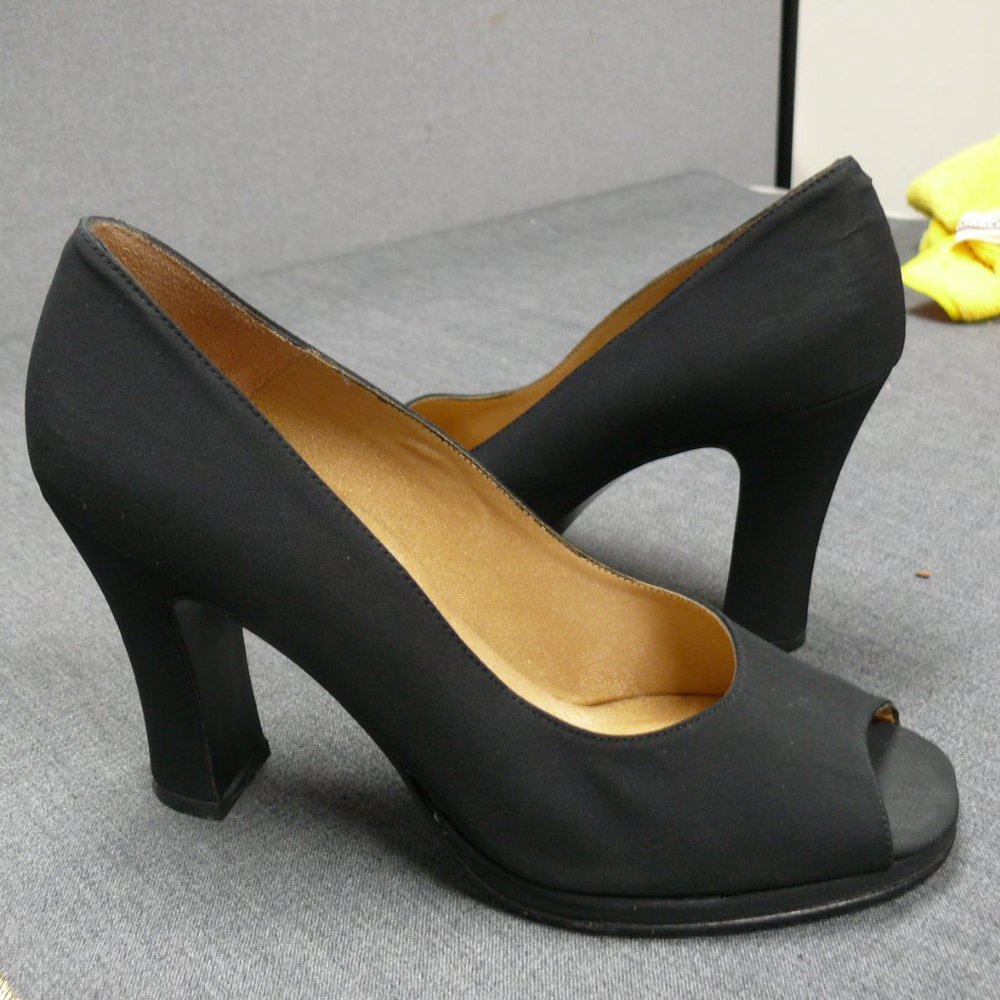 Hype Black Peep Toe Pumps Heels Made in Spain 8B